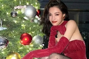 钟楚曦柳州随性出游 素颜穿搭引热议