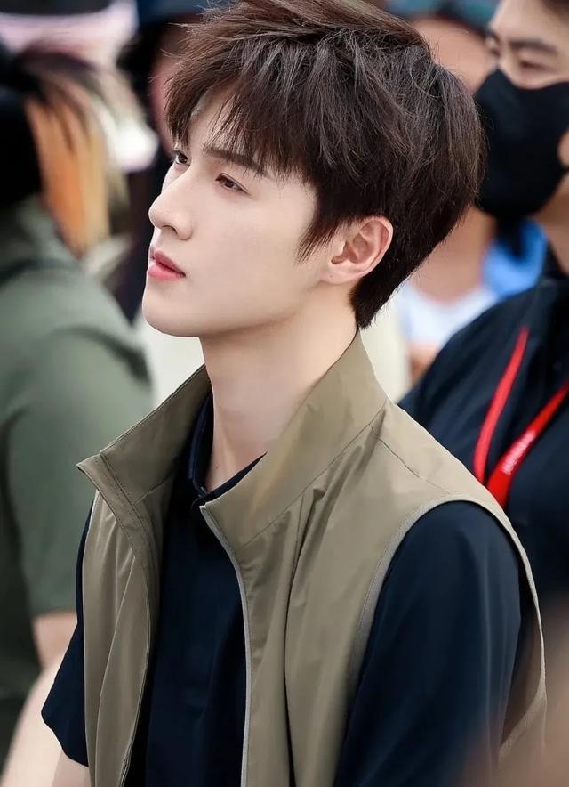 李昀锐与粉丝互动