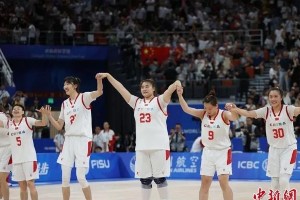 中国女篮刘禹彤大运会夺冠，女版奥尼尔惊艳全场