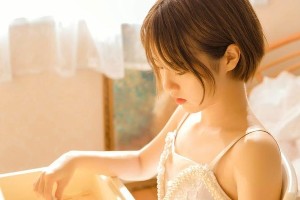 乔冰山与石邪的同居风波：女总裁与保安的奇妙化学反应