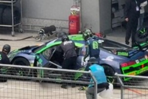 王一博赛车故障退赛，2025ChinaGT上海站遗憾