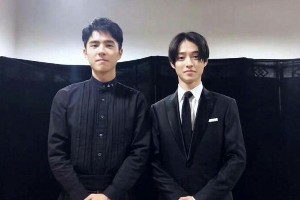 刘昊然与山崎贤人爱奇艺尖叫之夜同框，破次元壁合照引热议